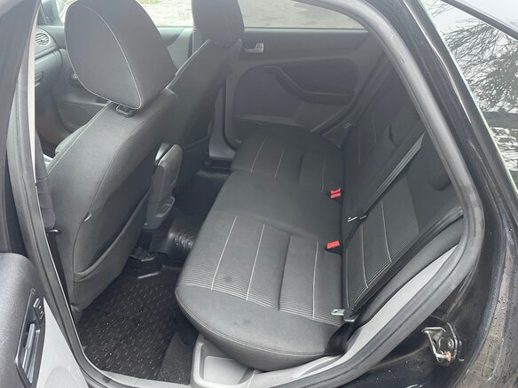 2010 Ford Focus II Рестайлинг, чёрный, 620000 рублей - вид 8