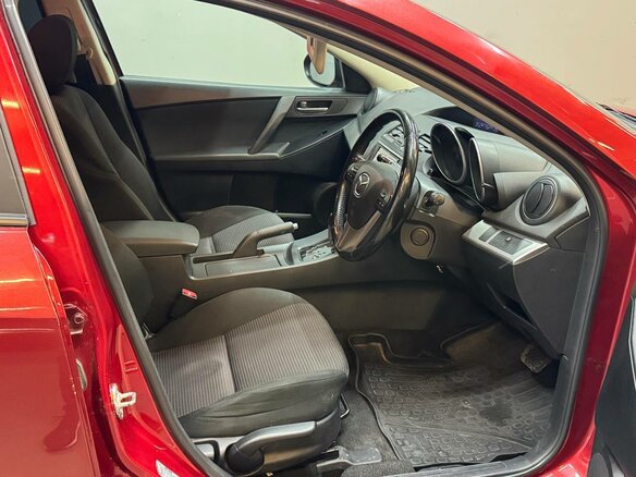 2013 Mazda Axela II Рестайлинг, красный, 897000 рублей - вид 7