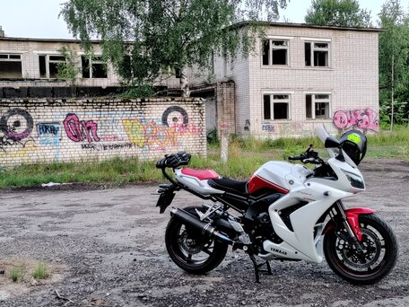 2010 Yamaha FZ1, белый, 550000 рублей, вид 5