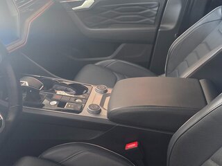 2021 Volkswagen Touareg III, чёрный, 7500000 рублей, вид 5
