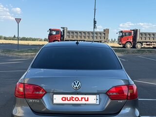 2013 Volkswagen Jetta VI, серый, 1070000 рублей, вид 4