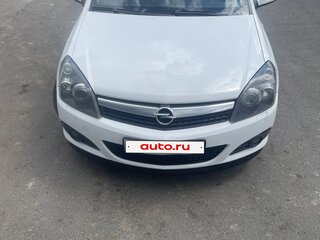 2010 Opel Astra GTC H Рестайлинг, белый, 600000 рублей, вид 3