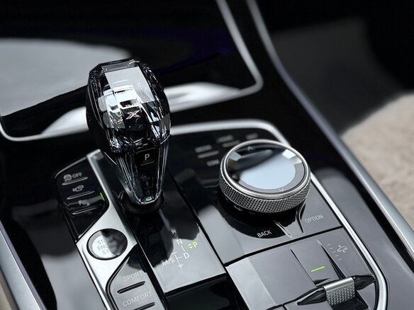 2021 BMW X7 40d I (G07), чёрный, 10100000 рублей - вид 13