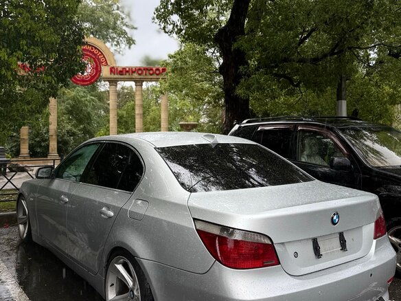 2003 BMW 5 серии 520i V (E60/E61), серебристый, 900000 рублей - вид 5