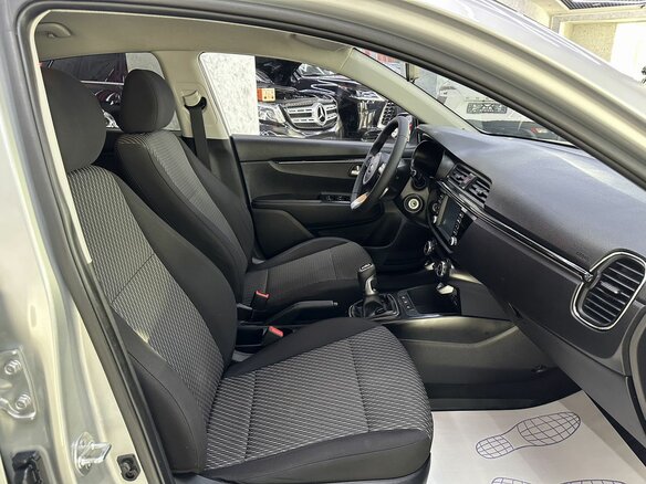 2018 Kia Rio IV, серебристый, 1465000 рублей - вид 16