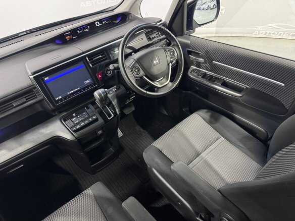 2017 Honda Stepwgn Spada V, чёрный, 2030000 рублей - вид 8