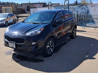2021 Kia Sportage IV Рестайлинг, чёрный, 1500000 рублей, вид 1