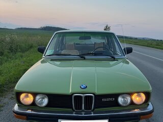 1981 BMW 5 серии 520i I (E12) Рестайлинг, зелёный, 555555 рублей, вид 5