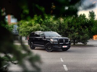2022 Lincoln Navigator L IV Рестайлинг, чёрный, 9670000 рублей, вид 5