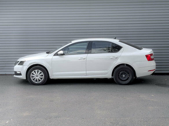 2020 Skoda Octavia III (A7) Рестайлинг, белый, 1775000 рублей - вид 7