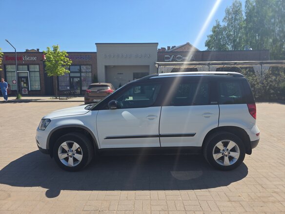 2015 Skoda Yeti I Рестайлинг, белый, 1200000 рублей - вид 7