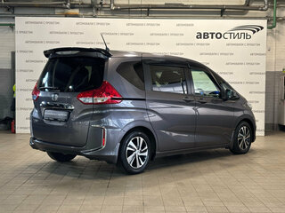 2018 Honda Freed II, серый, 1519000 рублей, вид 5