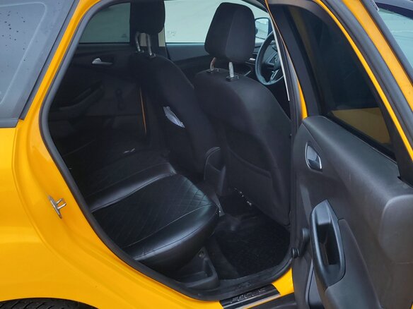 2015 Ford Focus III Рестайлинг, жёлтый, 750000 рублей - вид 16