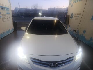2016 Hyundai Solaris I Рестайлинг, белый, 1200000 рублей, вид 2
