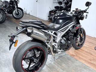 2018 Triumph Speed Triple, чёрный, 999000 рублей, вид 5