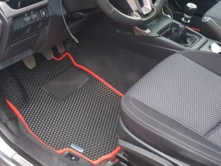 2017 Subaru Forester IV Рестайлинг 2, серебристый, 1550000 рублей, вид 4