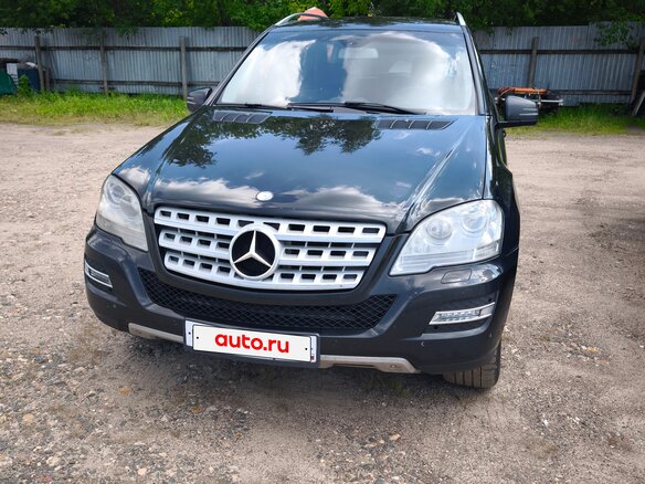 2010 Mercedes-Benz M-Класс 350 II (W164) Рестайлинг, чёрный, 970000 рублей - вид 2