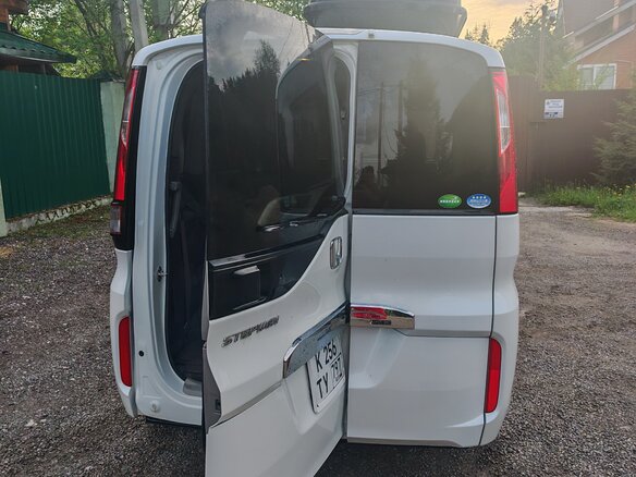 2018 Honda Stepwgn V Рестайлинг, белый, 1900000 рублей - вид 9