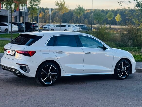 2022 Audi A3 35 TFSI IV (8Y), белый - вид 2
