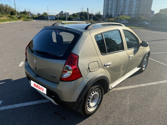 2013 Renault Sandero Stepway I, бежевый, 425000 рублей - вид 5