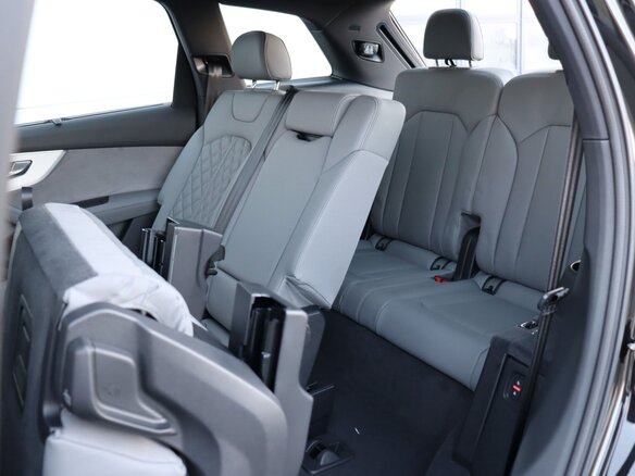 2025 Audi Q7 50 TDI II (4M) Рестайлинг 2, чёрный - вид 20