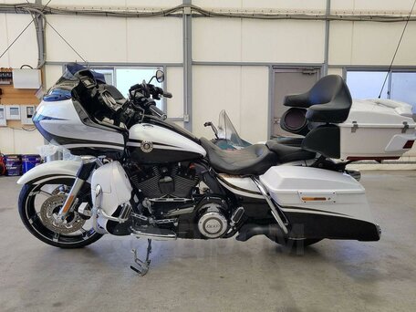 2012 Harley-Davidson CVO Road Glide, белый, 1310000 рублей, вид 2