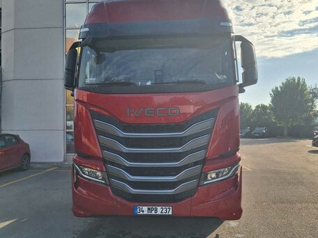 2024 Iveco S-Way, пурпурный, 14282447 рублей, вид 3