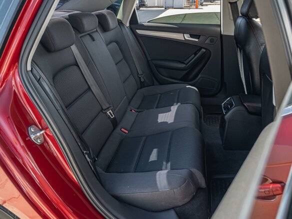 2010 Audi A4 IV (B8), красный - вид 6