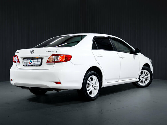 2013 Toyota Corolla X (E140, E150) Рестайлинг, белый - вид 6
