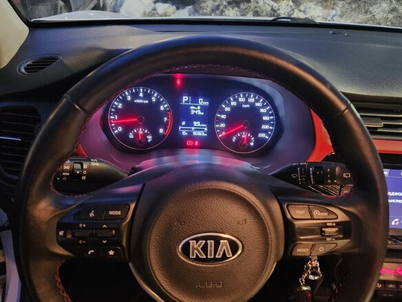 2021 Kia Rio X IV Рестайлинг, белый, 1560000 рублей - вид 9