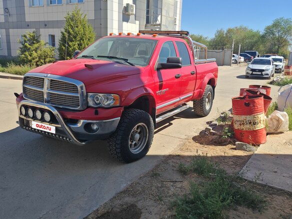 2004 Dodge RAM III (DR/DH), красный, 2900000 рублей