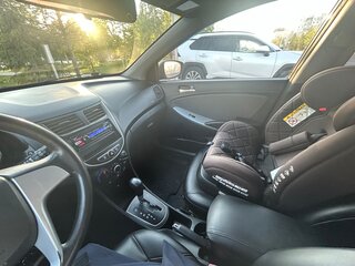 2011 Hyundai Solaris I, серый, 820000 рублей, вид 4