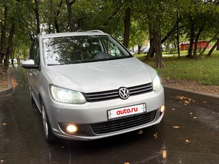 2013 Volkswagen Touran I Рестайлинг 2, серебристый, 1120000 рублей, вид 3