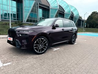 2022 BMW X7 40i I (G07) Рестайлинг, фиолетовый, 7150000 рублей, вид 2