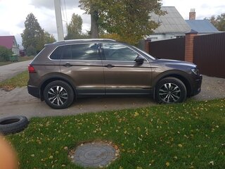 2017 Volkswagen Tiguan II, коричневый, 2200000 рублей, вид 2