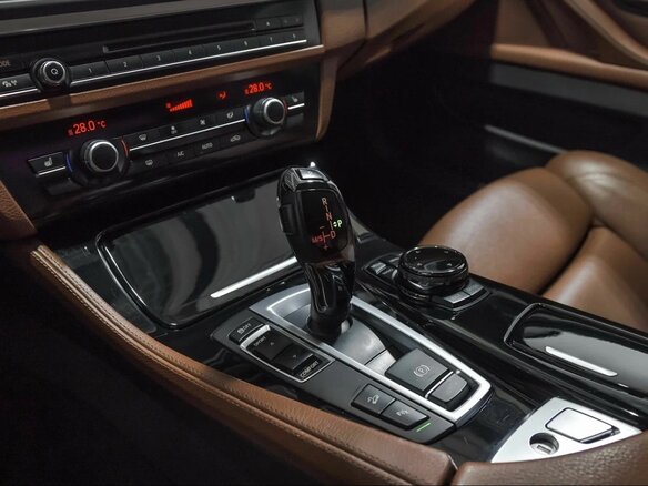 2015 BMW 5 серии 525d xDrive VI (F10/F11/F07) Рестайлинг, чёрный, 2200000 рублей - вид 17