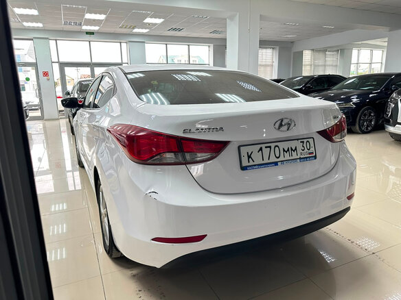 2014 Hyundai Elantra V (MD) Рестайлинг, белый - вид 4