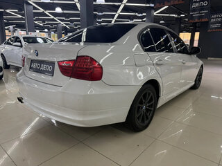 2010 BMW 3 серии 318i V (E90/E91/E92/E93) Рестайлинг, белый, 750000 рублей, вид 4