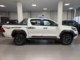 2025 Toyota Hilux VIII Рестайлинг 2, белый, 6390000 рублей, вид 5