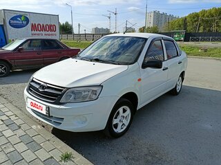 2013 Lada (ВАЗ) Granta I, белый, 300000 рублей, вид 1