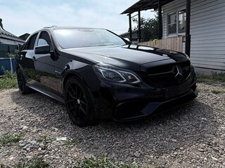 2013 Mercedes-Benz E-Класс AMG 63 AMG IV (W212, S212) Рестайлинг, чёрный, 4000000 рублей, вид 3