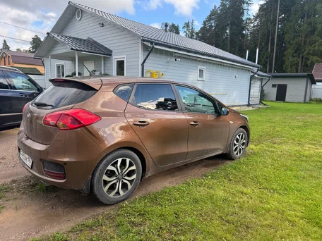 2015 Kia Ceed II Рестайлинг, коричневый, 1500000 рублей, вид 4