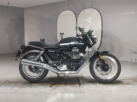 2023 Moto Guzzi V 7, чёрный, 839000 рублей, вид 1