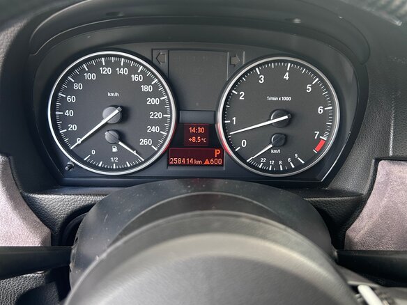 2009 BMW 3 серии 325i V (E90/E91/E92/E93) Рестайлинг, серый, 1350000 рублей - вид 9