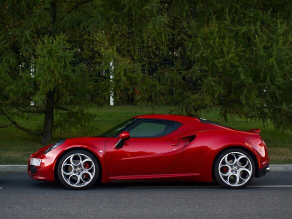 2014 Alfa Romeo 4C, красный, 10000000 рублей - вид 4