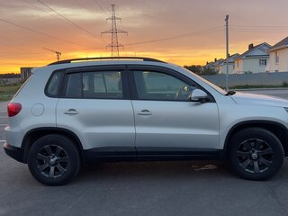 2013 Volkswagen Tiguan I Рестайлинг, серебристый, 1337000 рублей, вид 4