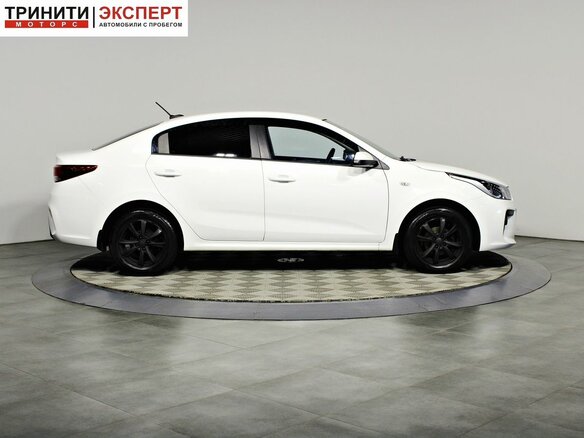 2017 Kia Rio IV, белый, 1276000 рублей - вид 3