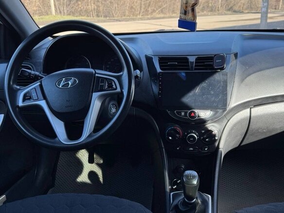2011 Hyundai Solaris I, белый, 790000 рублей - вид 7