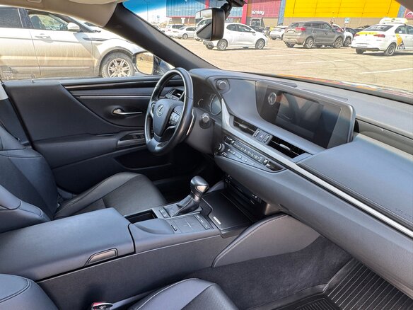 2020 Lexus ES 250 VII, чёрный, 3700000 рублей - вид 7