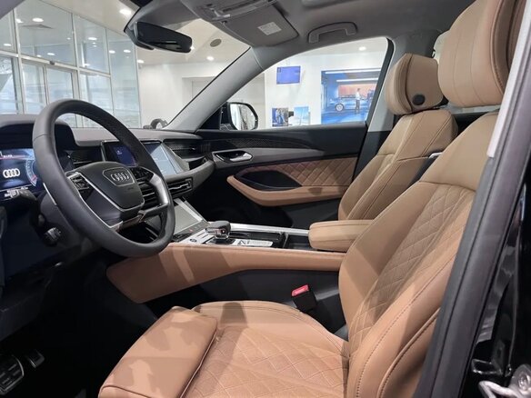 2026 Audi Q6 45 TFSI, чёрный, 7810000 рублей - вид 10